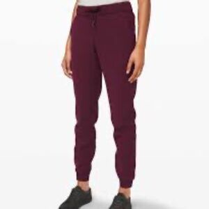 Lululemon On the Fly Jogger